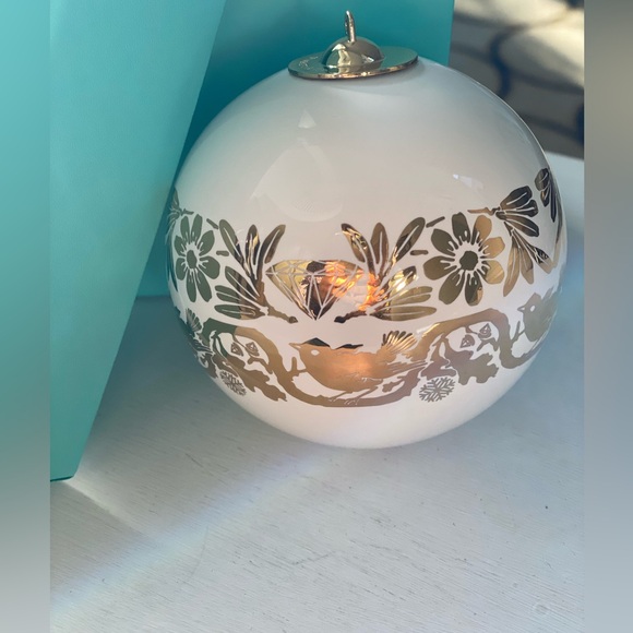 Tiffany &Co White and Gold large ornament - Picture 1 of 5
